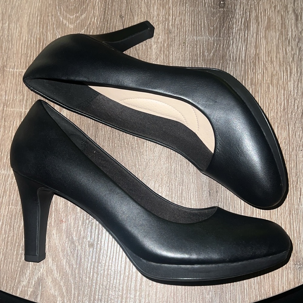 Collection by Clarks Women's Platform heels Black New w/o box Soft Cushion US 10